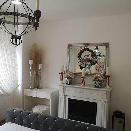 Penthouse Luxury Lägenhet Resita Exteriör bild