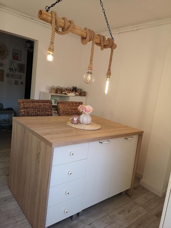 Penthouse Luxury Lägenhet Resita Exteriör bild