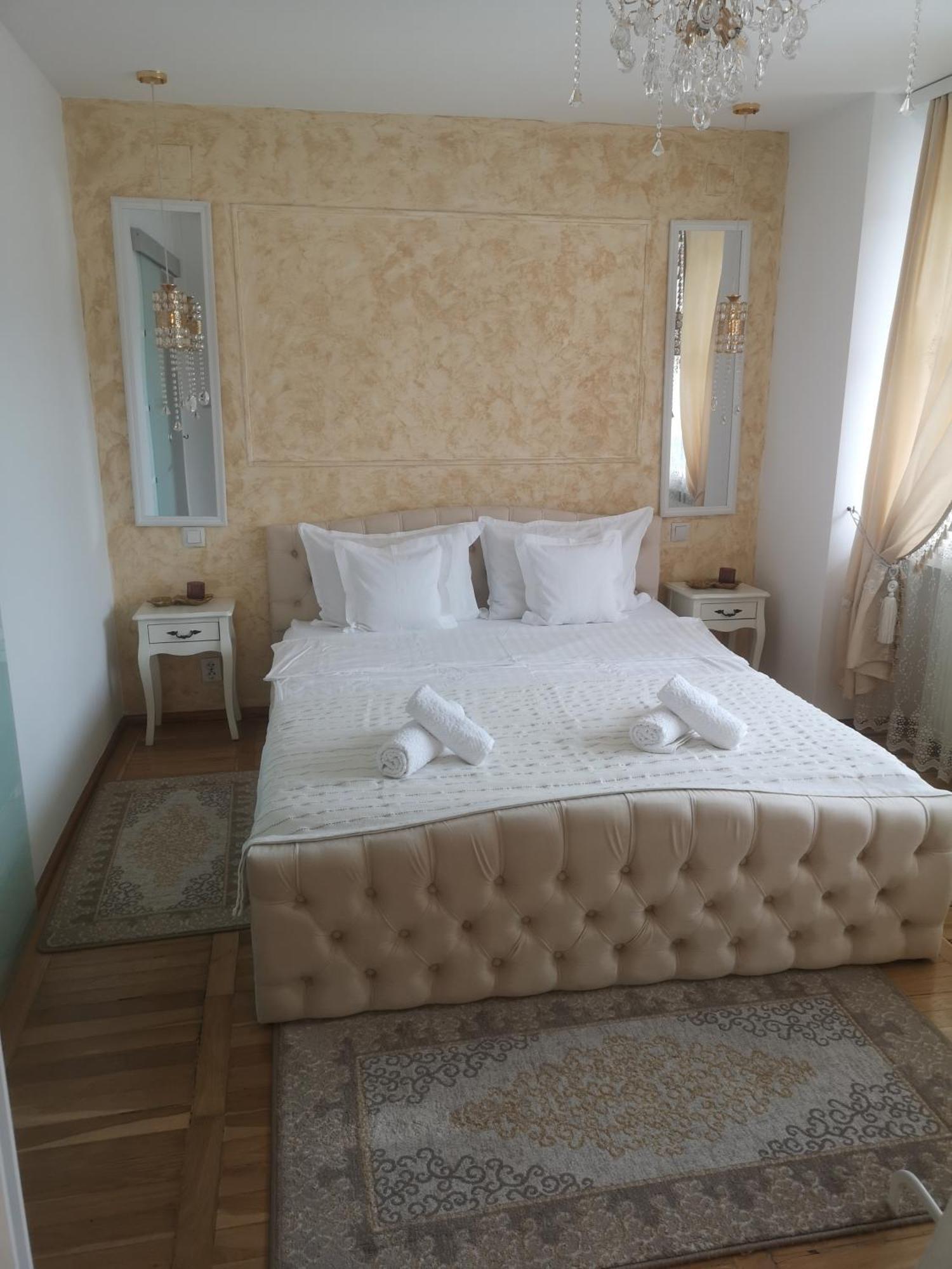 Penthouse Luxury Lägenhet Resita Exteriör bild