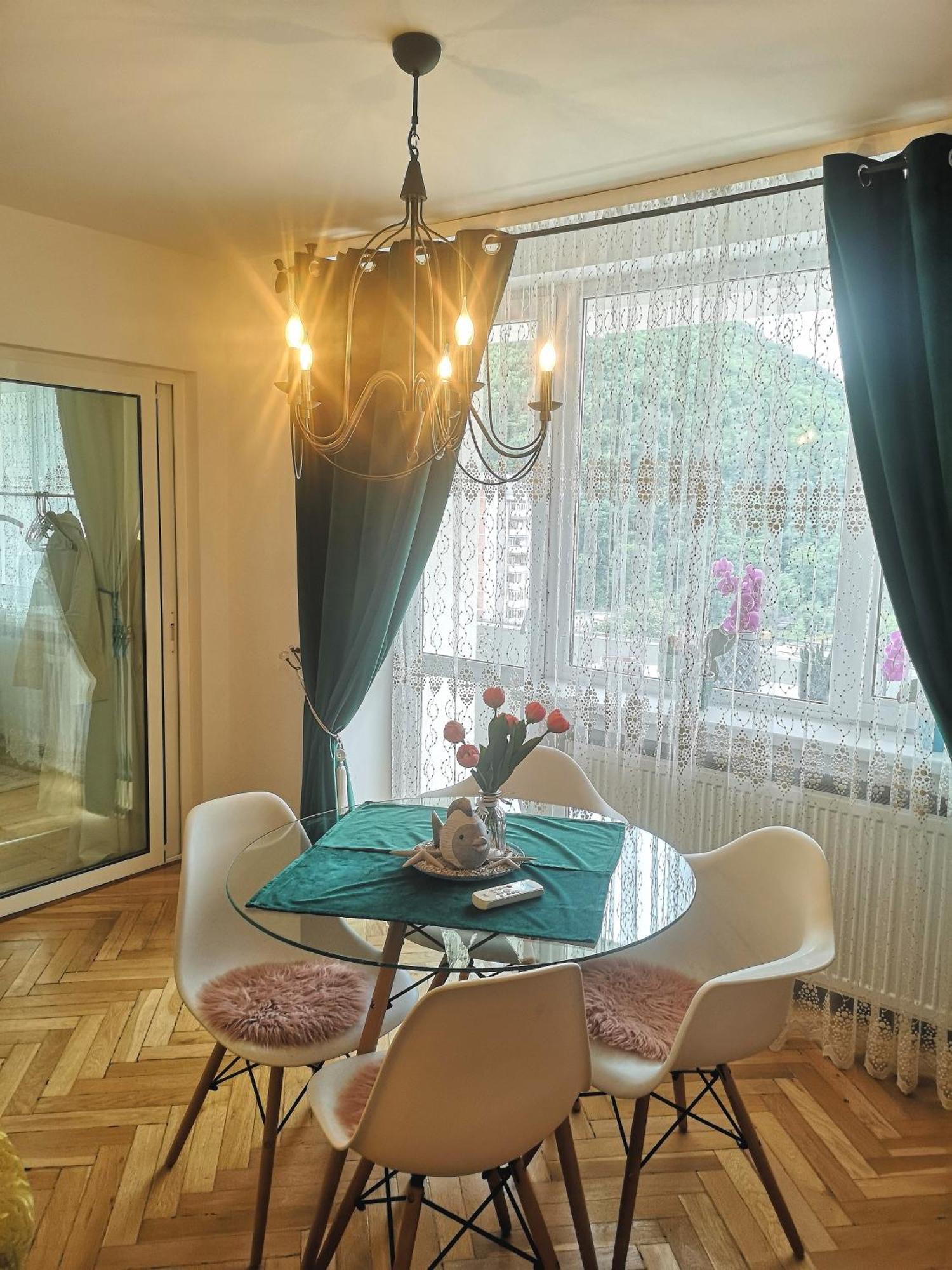 Penthouse Luxury Lägenhet Resita Exteriör bild