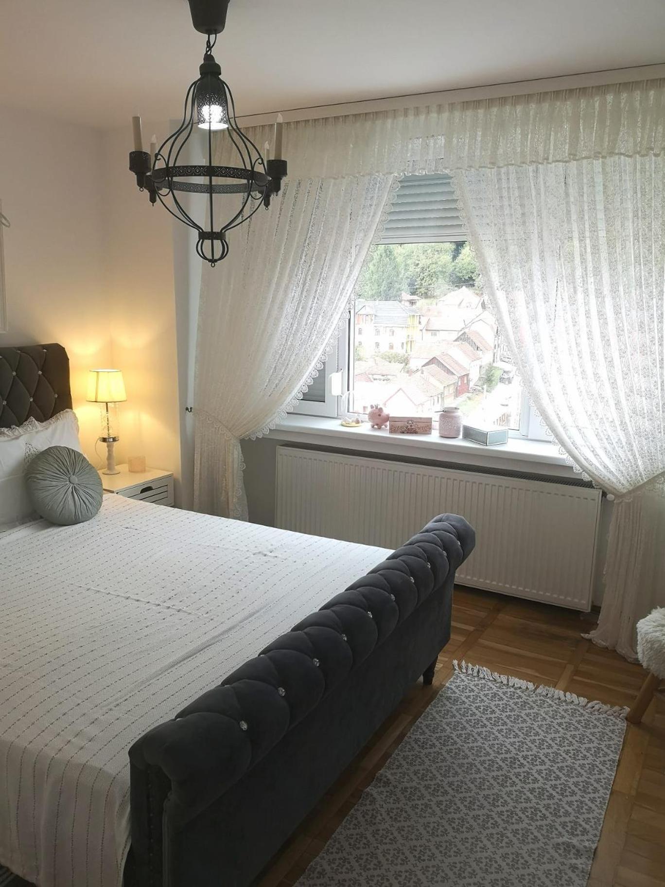 Penthouse Luxury Lägenhet Resita Exteriör bild